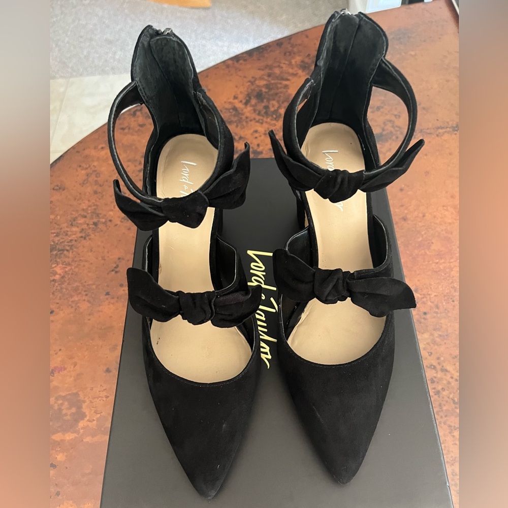 Lord & Taylor Black Velvet Double Bow Heels
